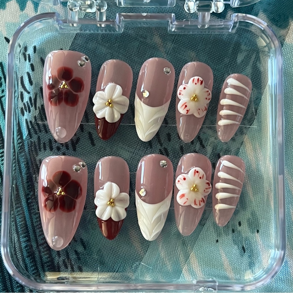 Floral Nail Art Set with Rhinestones